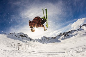 开云平台-意甲焦点战与尼克斯大胜新疆队，体育竞技中的策略与突破