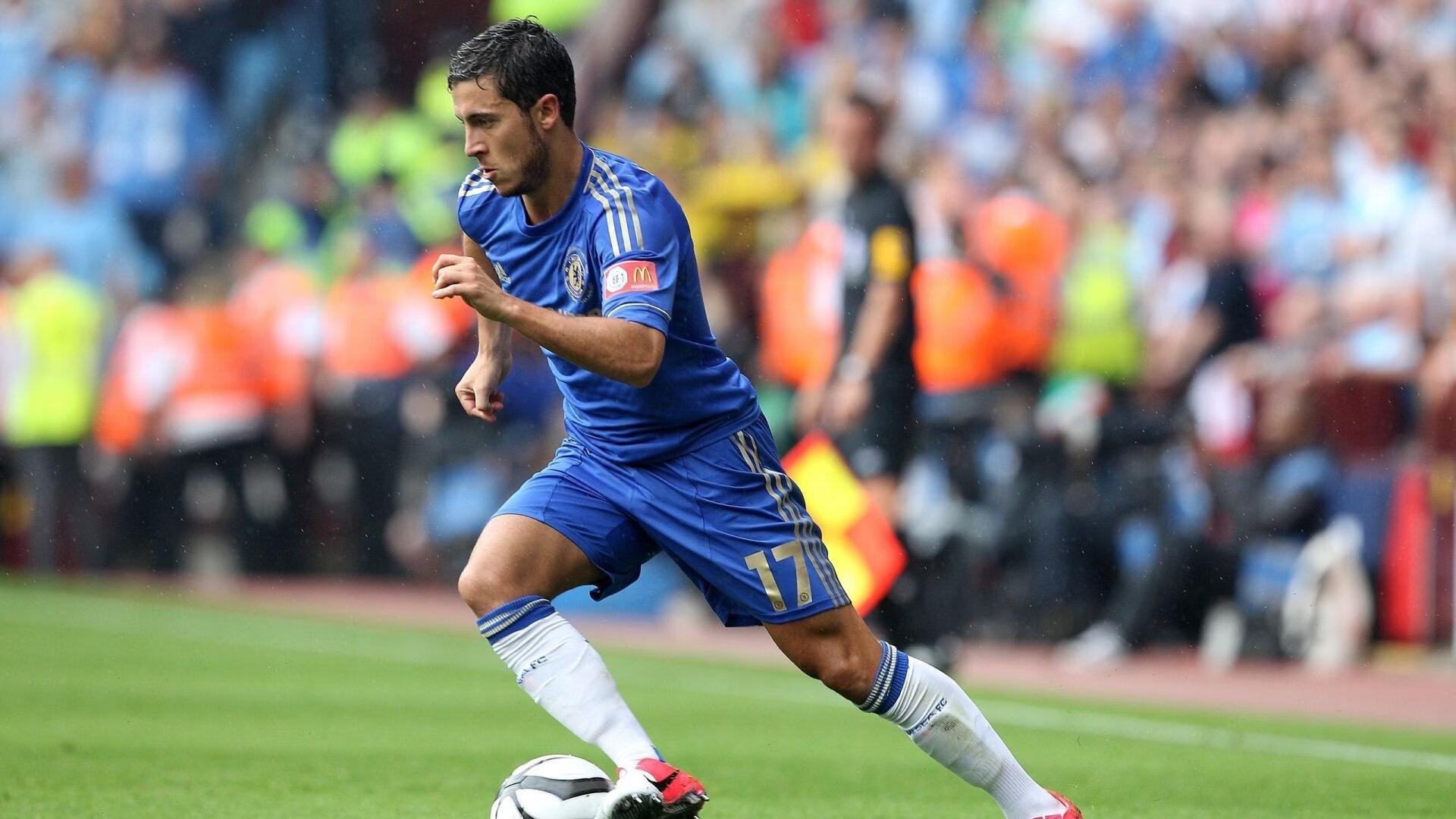 马里血拼伊朗，加维成为关键先生，一场足球战争背后的非洲伤痕与欧洲幻梦